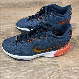 Nike LeBron XXI SE Basketball Sneaker